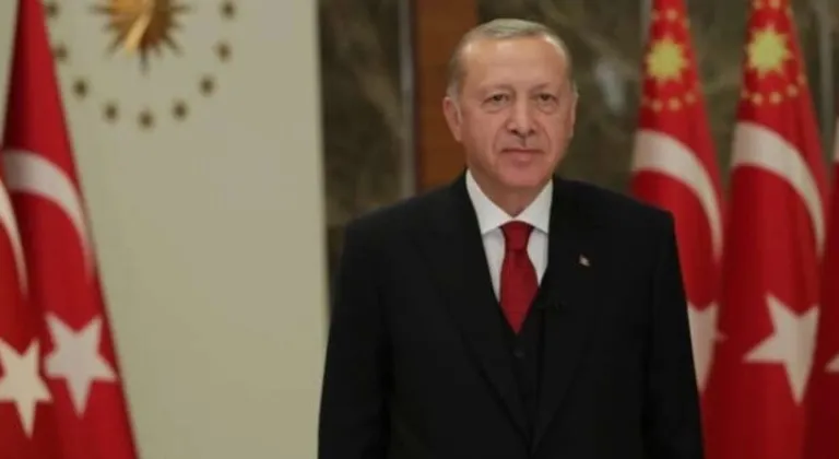 Cumhurbaşkanı Erdoğan’dan Zafer Bayramı Mesajı: ‘Dünden ve Yarından Çok Daha Güçlü Olacağız’