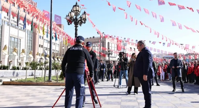 Cumhuriyet Bayramı Kutlamaları Keçiören'de Çelenk Sunma Töreniyle Başladı