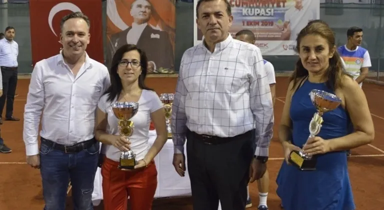 Cumhuriyet Kupası Tenis Turnuvası sona erdi