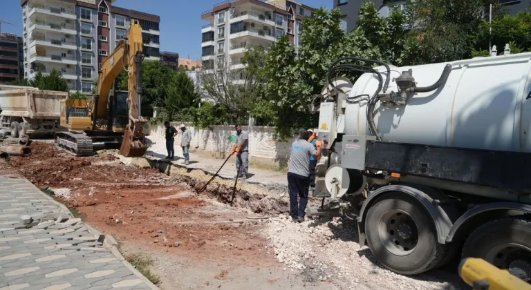 Deprem sonrası hasarlı bölgelerde yenileme çalışmaları başladı  - Videolu Haber
