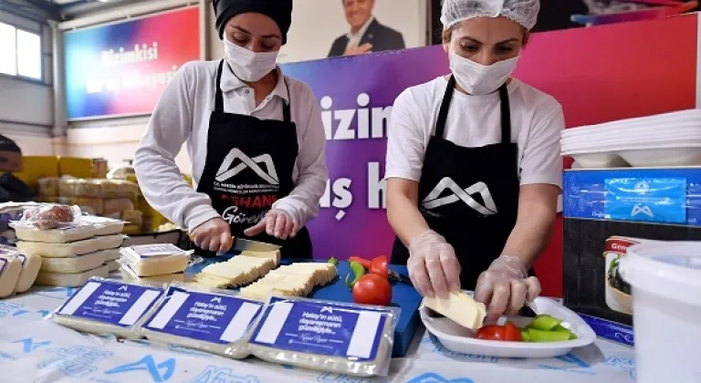 Depremzedeler Üretti, Büyükşehir Satın Aldı, Depremzedelere Dağıtıldı