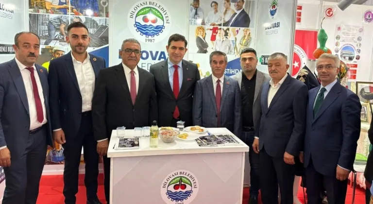 Dilovası Belediyesi İstihdam Standı'na Yoğun İlgi Gözlemlendi
