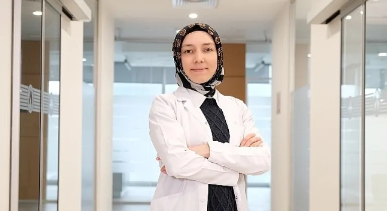 Diş eti çekiliyorsa kemik de eriyordur!