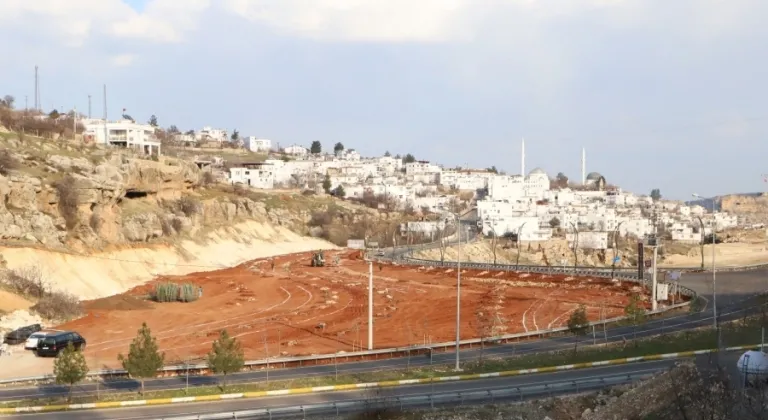 Diyarbakır Eğil ilçe girişinde peyzaj çalışmaları başladı