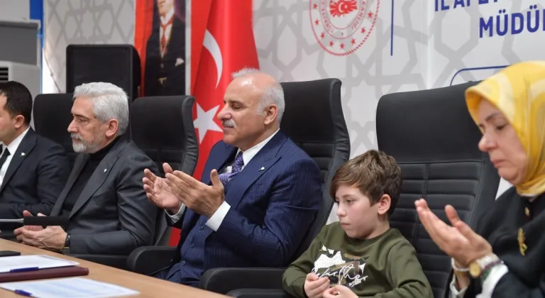 Diyarbakır'da 6 Şubat depremlerinde hayatını kaybedenler anıldı