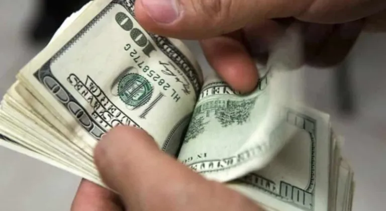 Dolar son 3 ayın en düşük seviyesine geriledi
