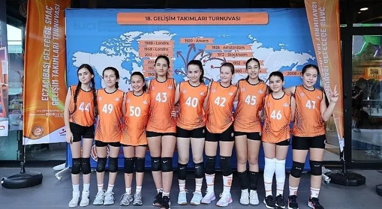 Eczacıbaşı Spor Kulübü Geleceğe Smaç 18. Gelişim Takımları Turnuvası Antalya'da Başladı