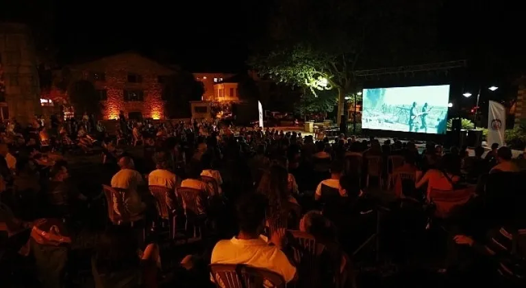 Efes Selçuklular “Atatürk" ile duygulandı
