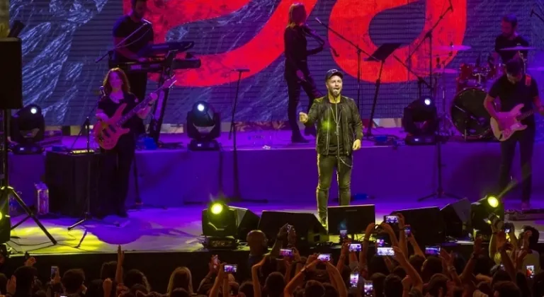 Emre Aydın’dan Muhteşem Performans