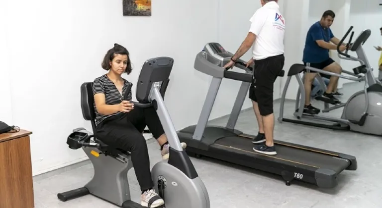 Engelsiz Yaşam Merkezi’nin Fitness Salonu’nda Spora Da Engel Yok Eğlenceye De…