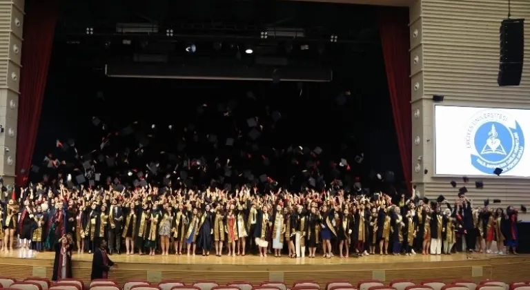 ERÜ Yeni Mezunlarını Ağırladı