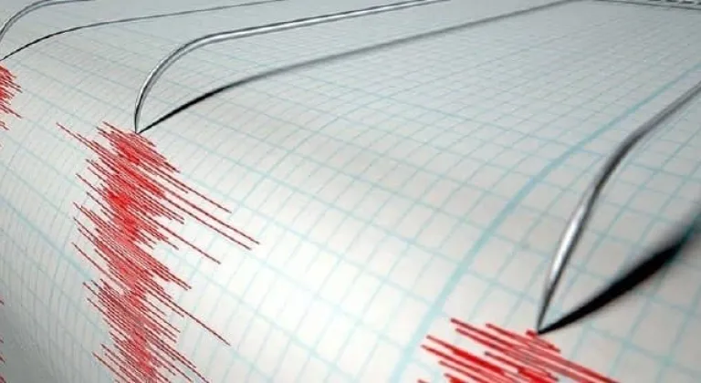 Erzincan'da 4,1 büyüklüğünde deprem  korkuttu