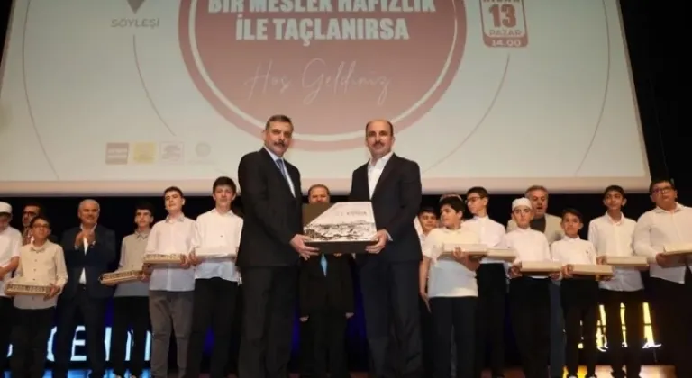Erzurum Valisi Konya’da Hafızlık Öğrencileriyle Bir Araya Geldi