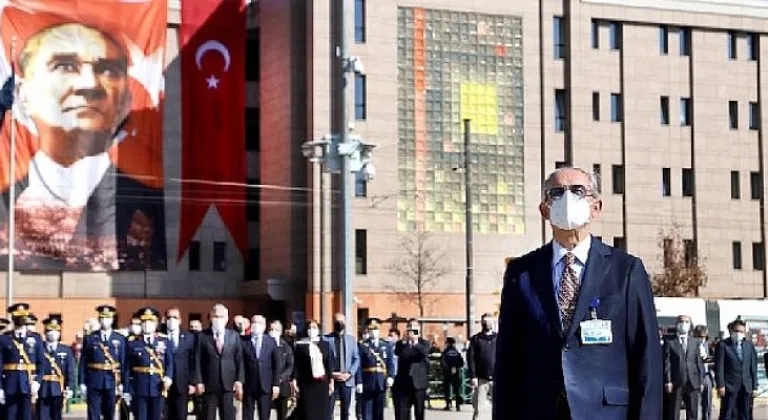 Eskişehir Büyükşehir Belediye Başkanı Prof. DR. Yılmaz Büyükerşen'in Cumhuriyet Bayramı Mesajı