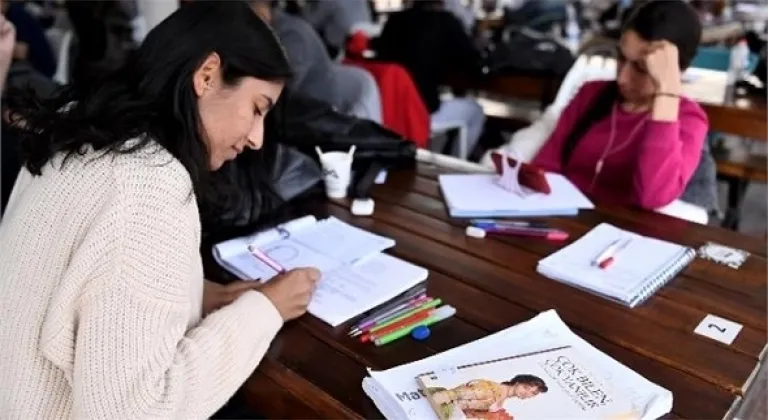 Ev Sıcaklığında Kütüphane