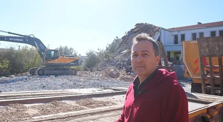 Foça'da Depreme Dayanıklı Olmayan Okullar Yıkılıyor