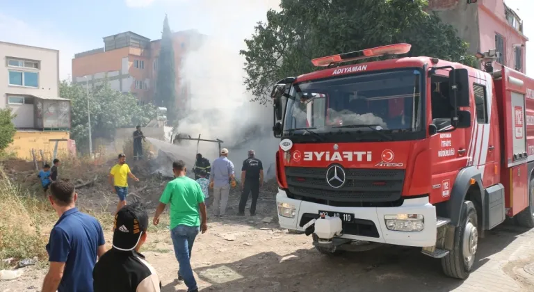 Gaz sıkışması nedeniyle çıkan yangın paniğe neden oldu  - Videolu Haber