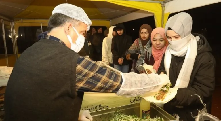 Gaziantep'in yemek ikramından 20 bin üniversiteli yararlandı