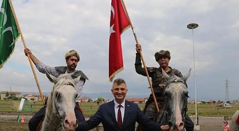 Geleneksel Rahvan At Yarışları Heyecanı Gölcük'te Başlıyor