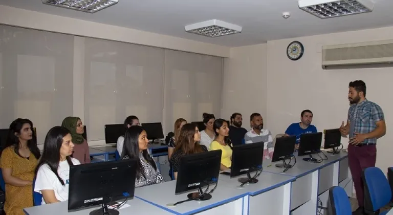 Gençler Büyükşehir Kariyer Merkezi İle İş Hayatına Hazırlanıyor