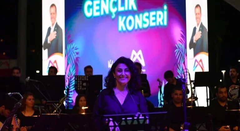 Gençlik Konseri’nde Dans Ve Müzik Dolu Eğlence