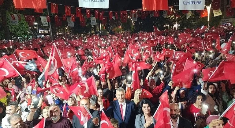 Gölcük Belediye Başkanı Ali Yıldırım Sezer, yayınladığı mesaj ile 29 Ekim Cumhuriyet Bayramı'nı kutladı.