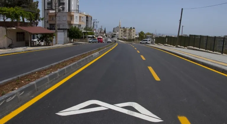 Gözne Caddesi’nde Yollar Yenilendi, Kaldırım Düzenlemesi Yapıldı