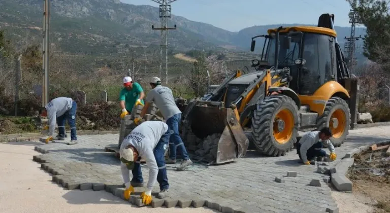 Gülnar Belediyesi Yol Bakım Onarım Çalışmalarına Hızla Devam Ediyor