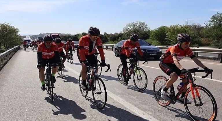 Humanis, 23 Nisan'da Çanakkale'ye pedal çevirdi