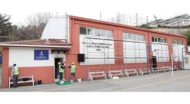 İBB, Okul Spor Salonlarını Yeniliyor