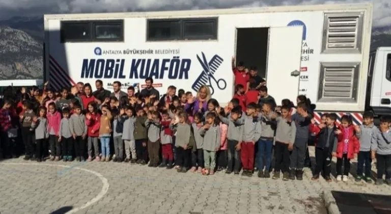 İlçelerde Mobil Kuaför 1658 Vatandaşa Hizmet Sunuldu