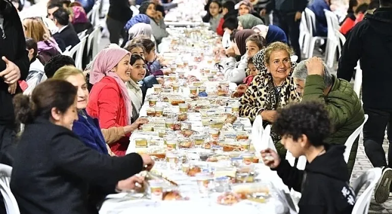 İşte İzmir'in iftar programı  Büyükşehir Ramazan bereketini kente yayacak