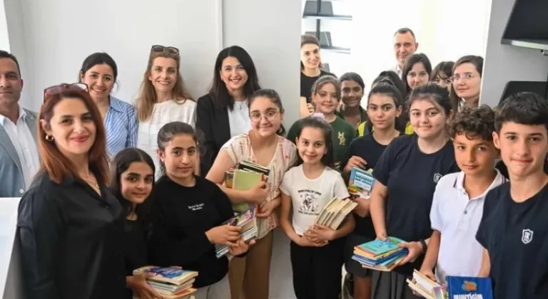 İTK Öğrencilerinden BELGEM Kütüphanesine Kitap Bağışı
