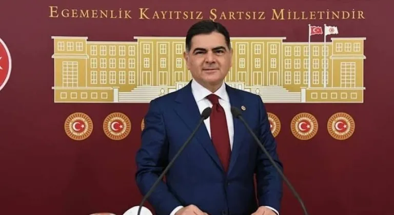 İYİ Parti'de bir istifa daha: Naci Cinisli partisinden ayrıldı