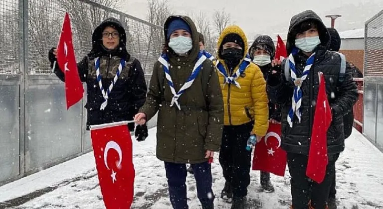 İzcilerden Çanakkale Şehitleri Saygı Yürüyüşü