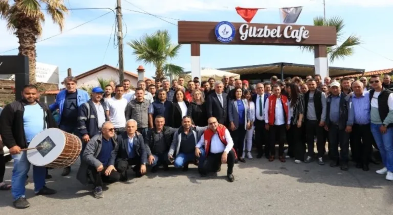 İzmir Güzelbahçe'de 1 Mayıs kahvaltısı