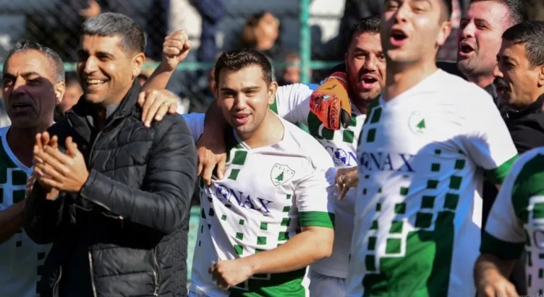 İzmir'de Futbol Turnuvası Heyecanı Yaşandı