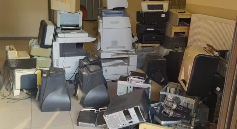 İzmit'te 2 bin kilogram elektronik atık topladı.