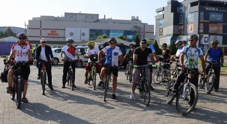 İzmit'te farkındalık oluşturan bisiklet turu