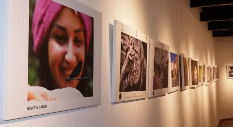 İzmit'te fotoğraf sergisinin geliri depremzedelere kullanılacak