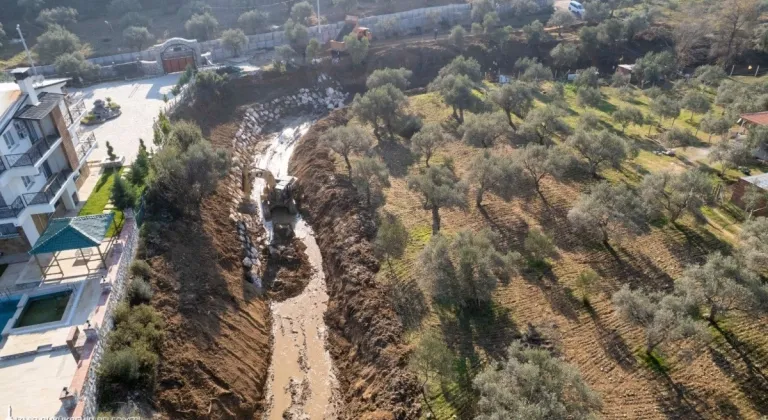 İZSU’dan Kaklık Çayı’na riskleri önlemek için harekete geçti.