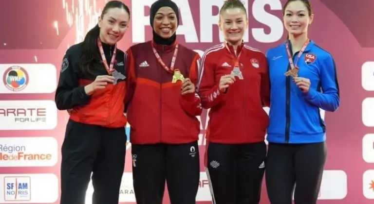Kağıtsporlu İki 'Milli', Paris'te Kürsüde