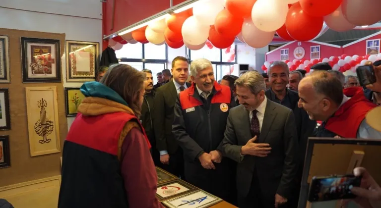 Kahta Belediyesi Ramazan Çarşısı dualarla hizmete açıldı