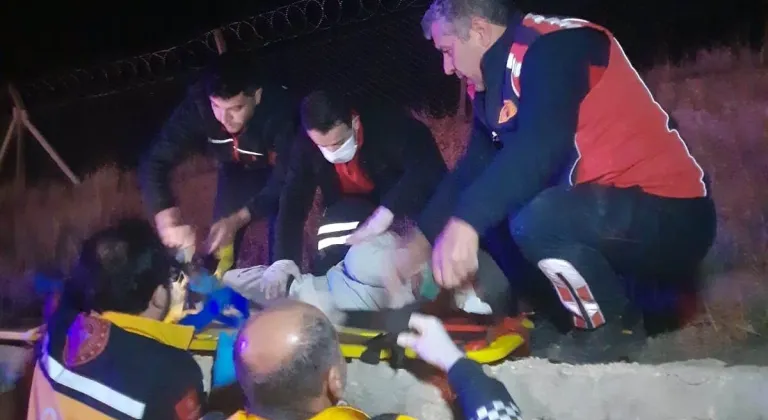 Kamyonetle minibüsün karıştığı kazada 4 kişi yaralandı  - Videolu Haber
