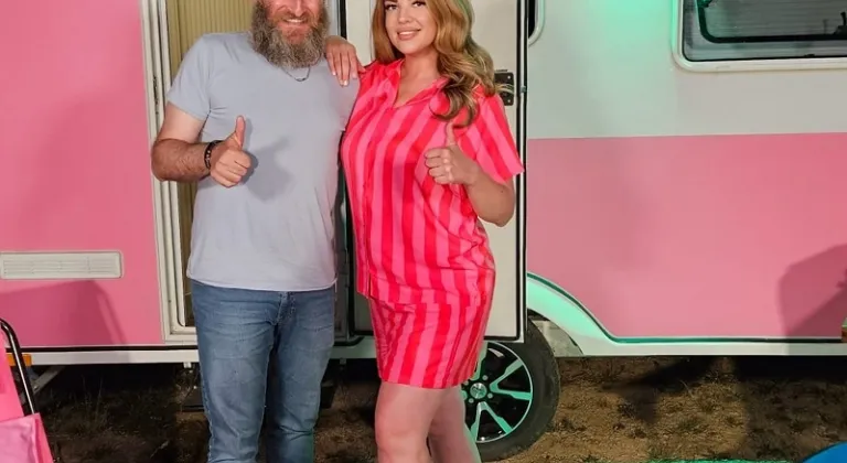 Karavan'da Talk Show: Esra Sönmezer'in Yeni Programı 