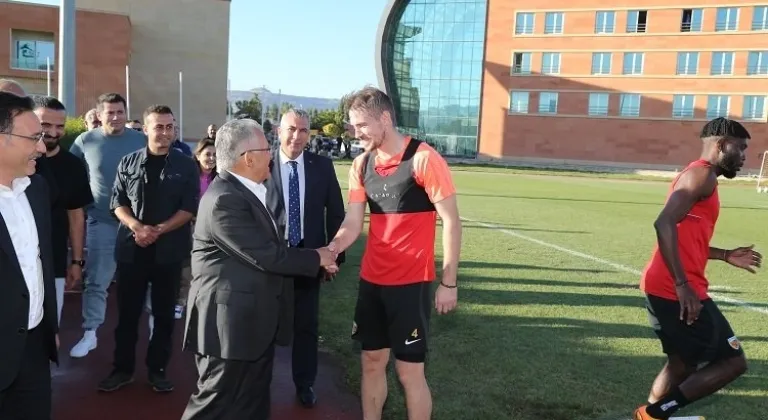 Kayseri dinamiklerinden Mondihome Kayserispor'a ziyaret
