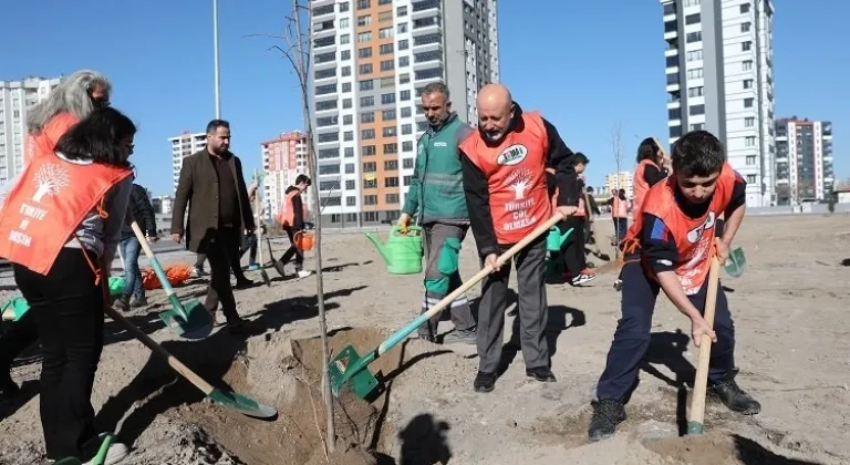 Kayseri Kocasinan'da toplu ağaç dikimi