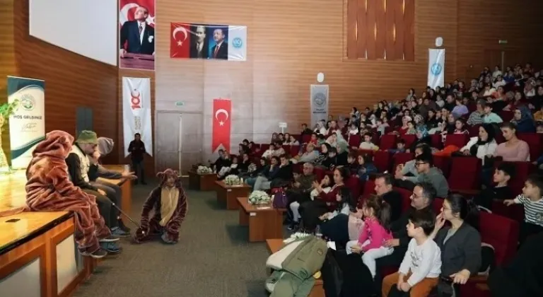 Kayseri Talas'ta Çocuklar, 'Maharetli Ayı' ile Keyifli Anlar Yaşadı