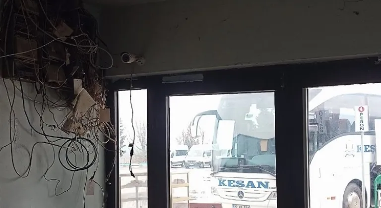 Keşan otogarı'nda açık kablo tehlikesi