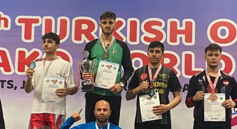 Kick Boksta Dünya Kupası Ağrılı sporcunun
